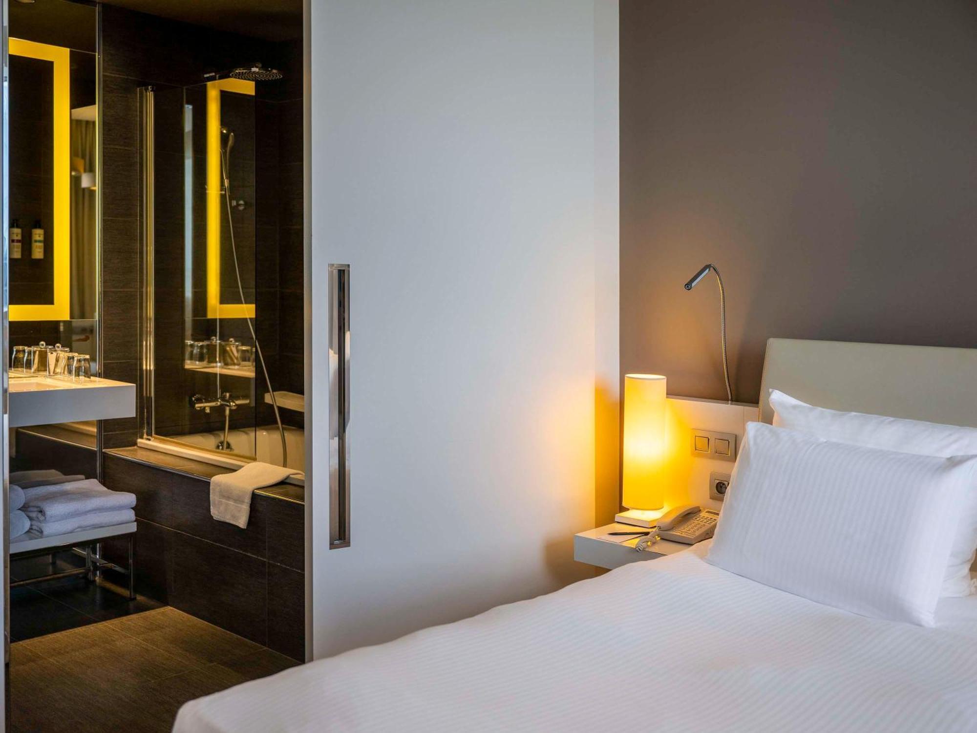 Hotel Pullman Brussels Centre Midi à Saint-Gilles Extérieur photo