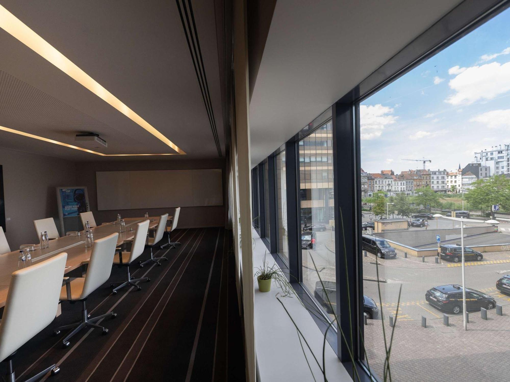 Hotel Pullman Brussels Centre Midi à Saint-Gilles Extérieur photo